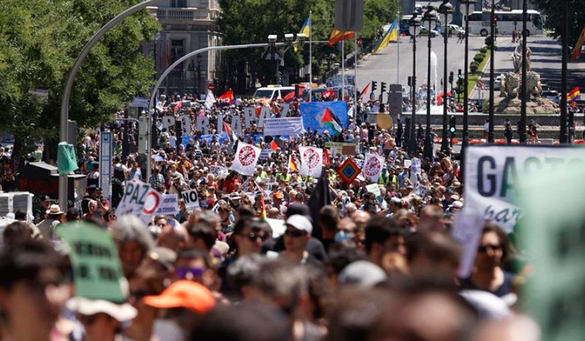 Miles de personas protestan en Madrid contra la cumbre de la OTAN ...
