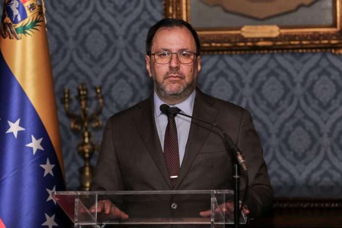 Canciller Gil conversa con su homólogo sirio Bassam al-Sabbagh
