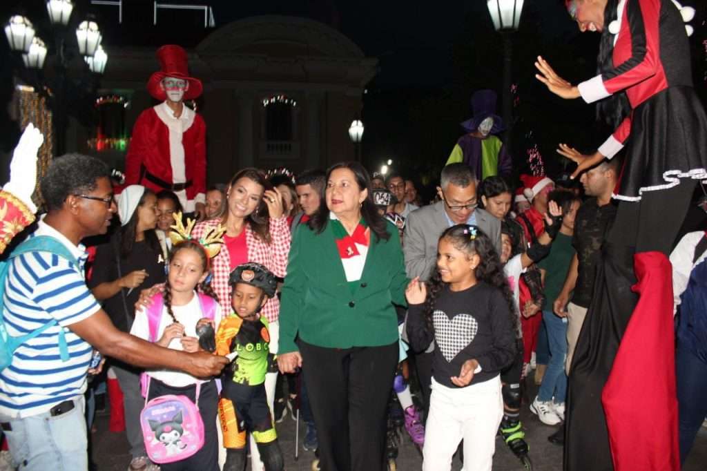 Encendido de la cruz del Waraira Repano dio inicio a la Navidad