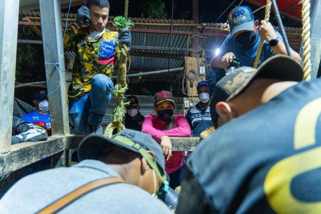 Recuperan 12 cuerpos en mina de El Callao tras 162 horas de labores ...